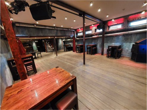 Großer Heller Raum auf Cargo Schiff für Party